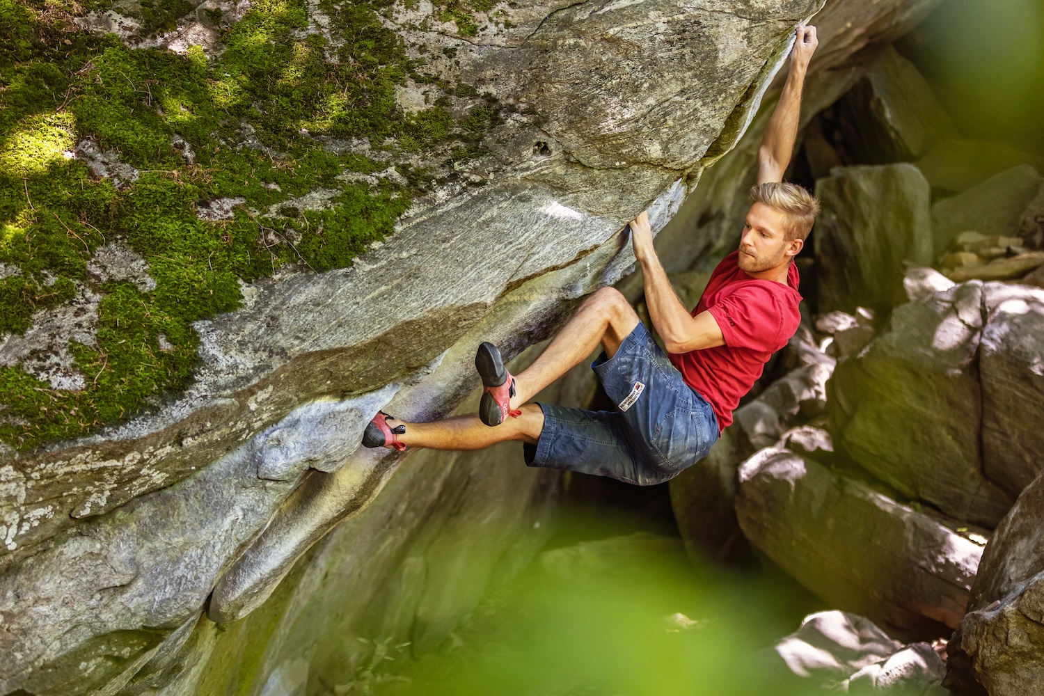 Anže bouldering outdoors